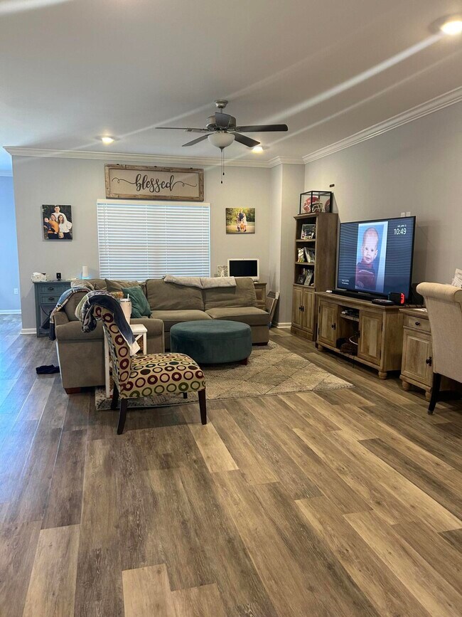 Building Photo - 250 Jefferson St