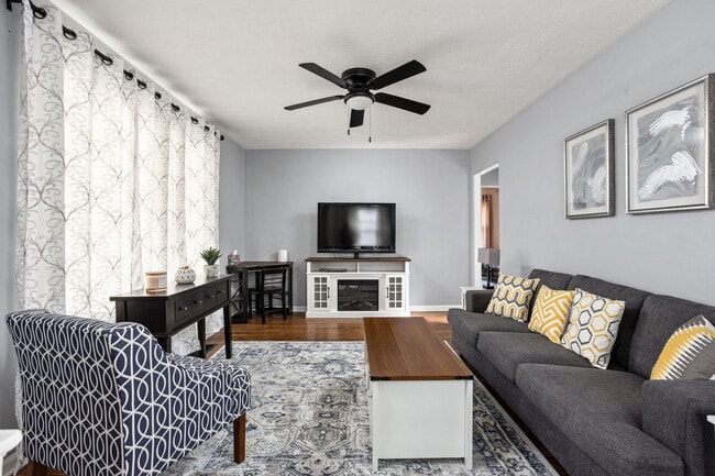 Building Photo - 2307 E 65th St