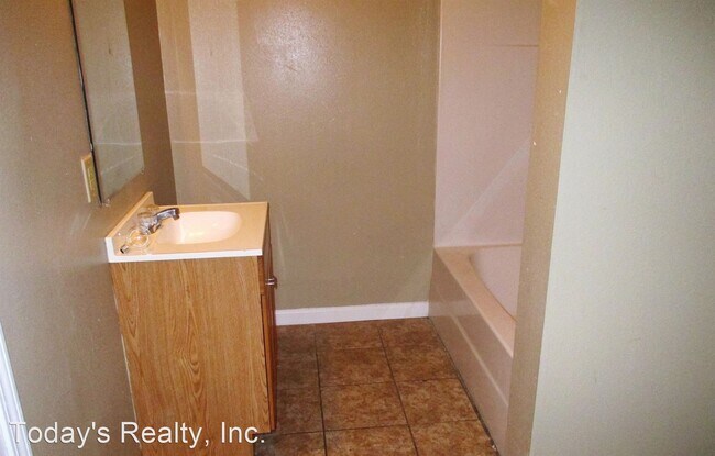 Building Photo - 4 br, 2 bath House - 403 Edgewood Street