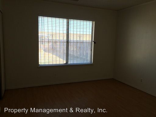Building Photo - 217 Oakford St
