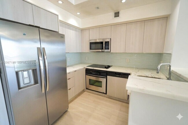 Foto del edificio - 325 S Biscayne Blvd