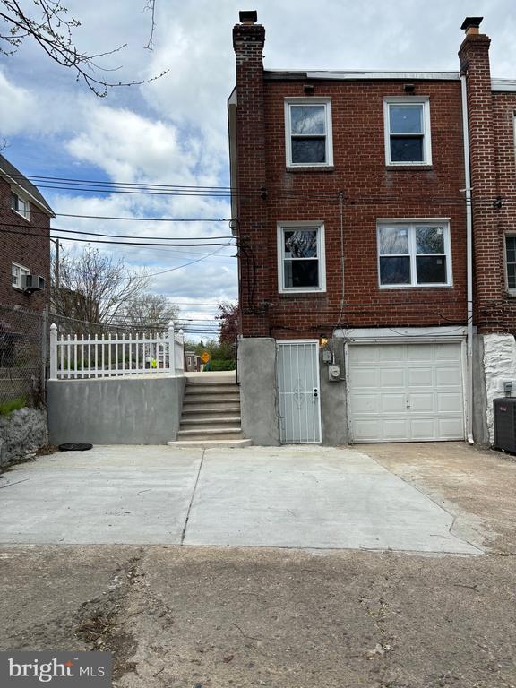 Foto principal - 970 Springfield Rd