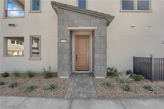 Building Photo - 11480 Panoledge Ave