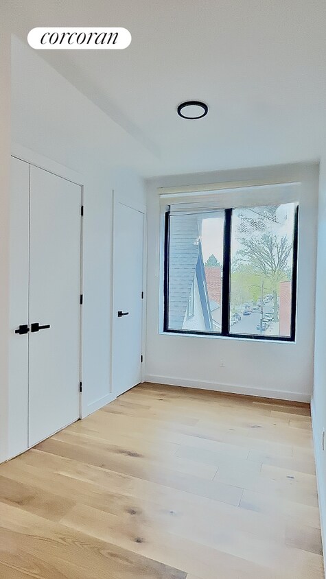 Foto del edificio - 83-15 Parsons Blvd