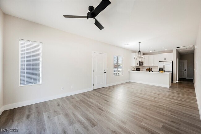 Foto del edificio - 5240 Denning St