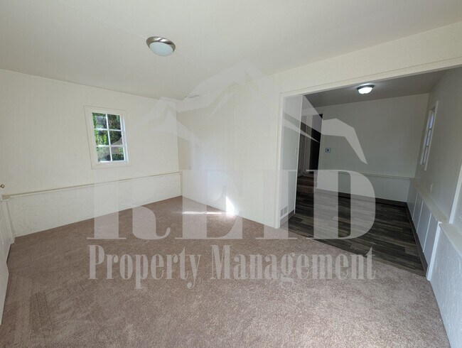 Photo - Snyder1731 Apartment