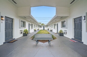 Building Photo - Parkview I & II