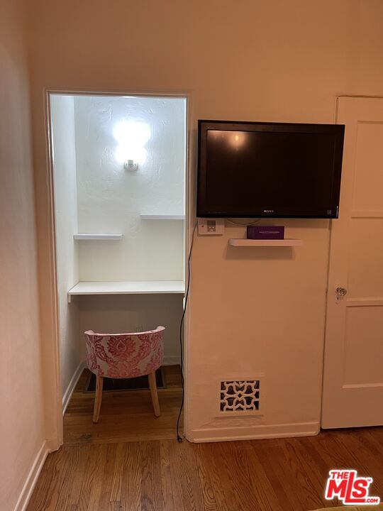 Foto del edificio - 240 S Tower Dr