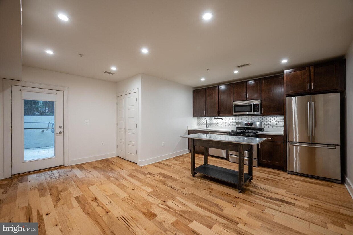Foto principal - 1442 Harvard St NW