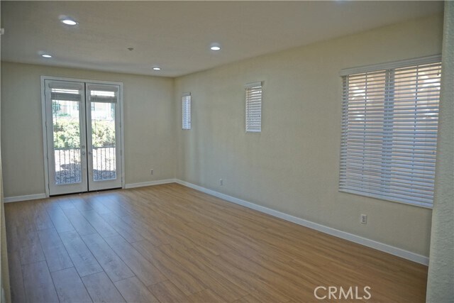 Foto del edificio - 1372 McFadden Dr