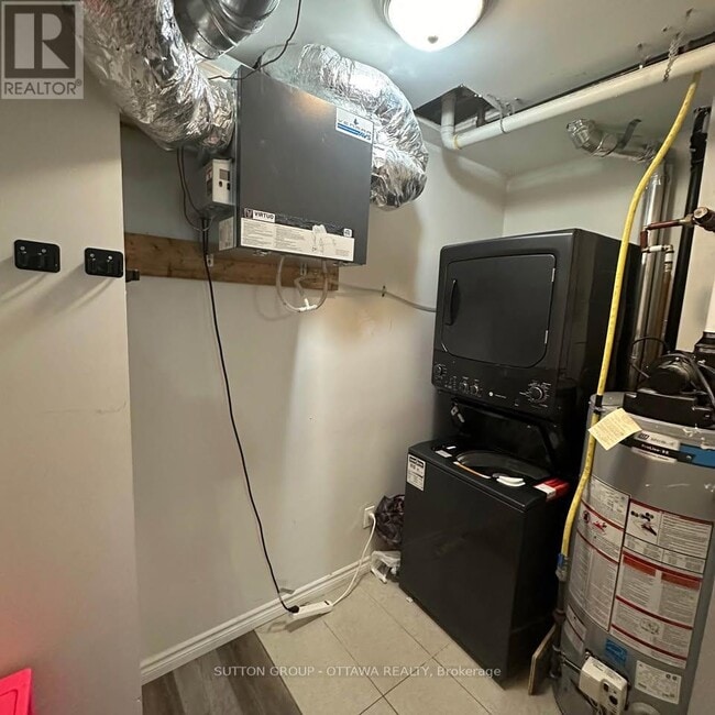 Building Photo - 183 Presland Rd