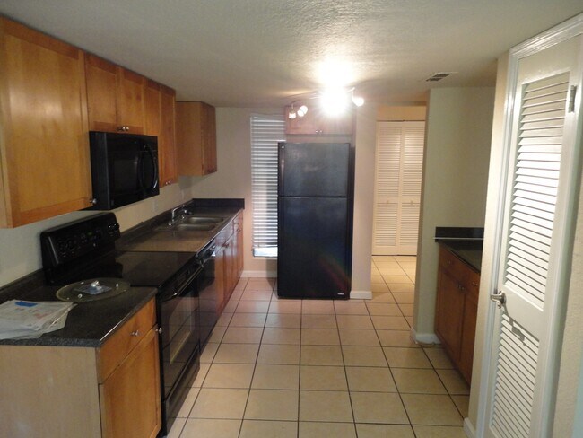 Foto del edificio - 1810 NW 23rd Blvd