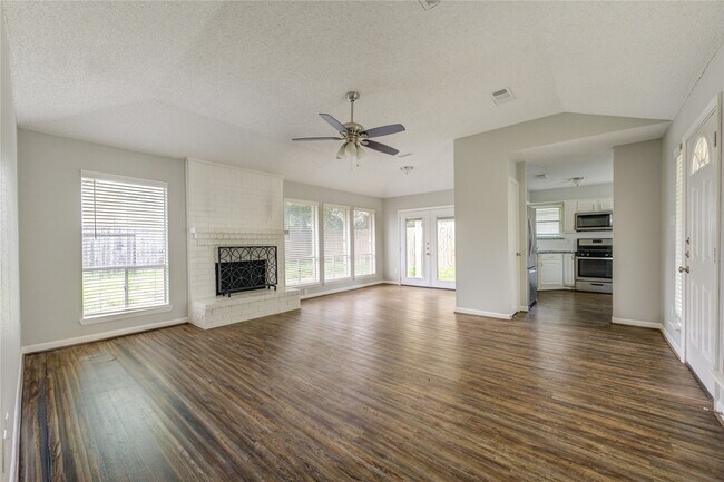 Foto del edificio - 1206 Park Ln