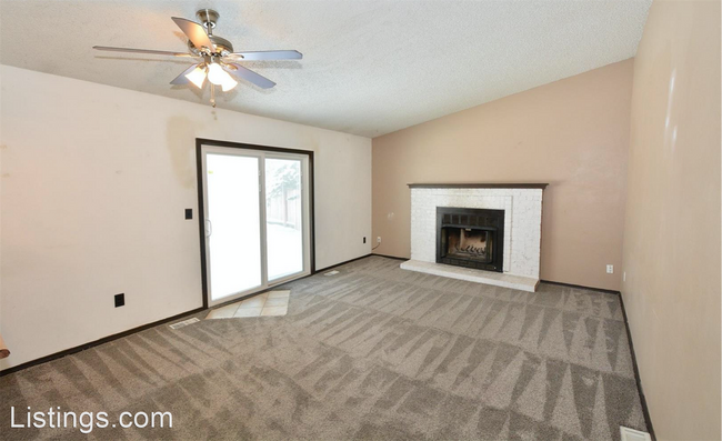 Foto del edificio - 3 br, 1 bath House - 8195 Freemantle Dr