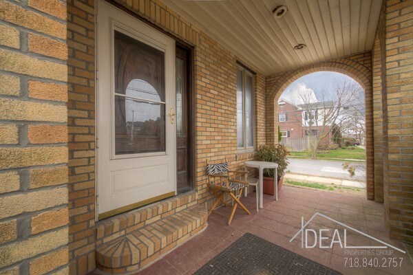 Foto del edificio - 135-17 Rockaway Beach Boulevard #TWHSER
