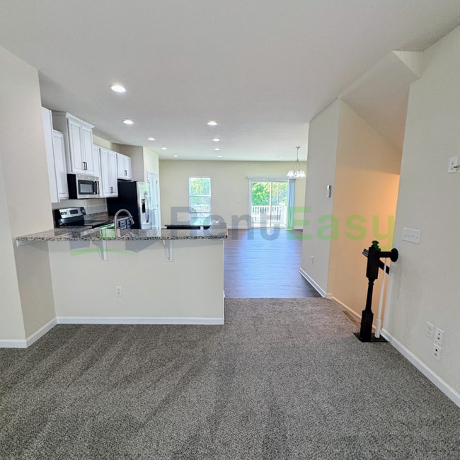 Building Photo - 447 Covington Ct