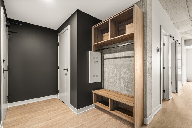 K-1 Suite - Entry - Fourth Street Lofts (4SL)