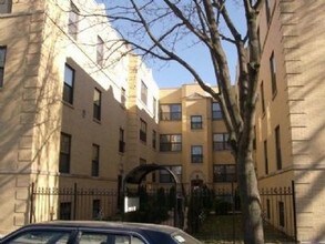 Building Photo - 4347 N Sawyer Ave