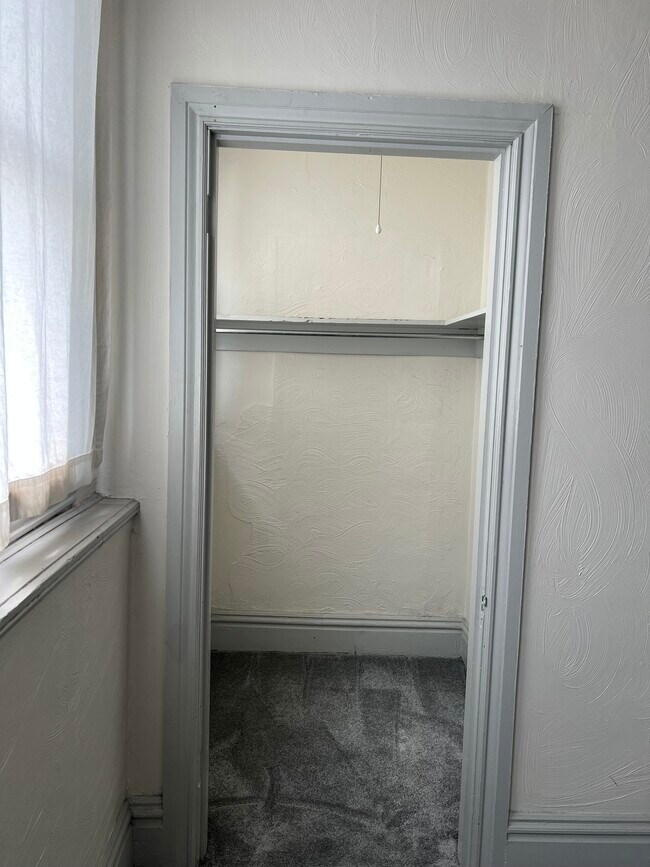 bedroom closet 1 - 402 S Winebiddle St