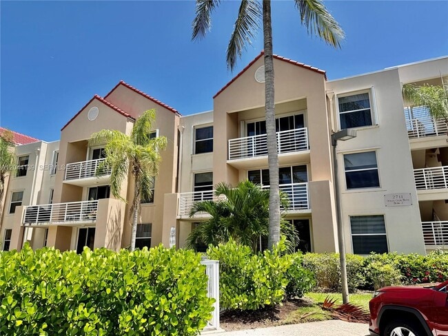Foto del edificio - 2711 Ocean Club Blvd