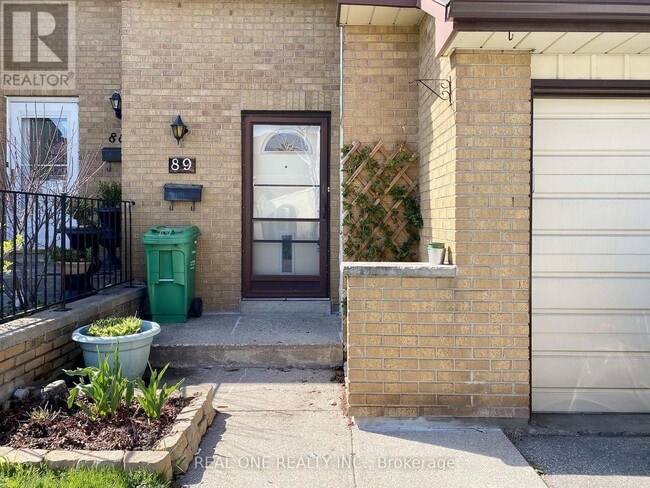 Building Photo - 41-41 Mississauga Vly Blvd