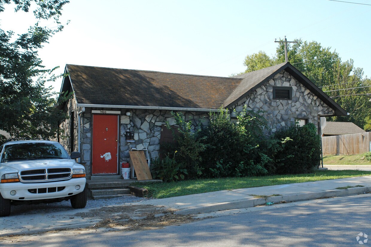 Primary Photo - 1400 Fatherland St