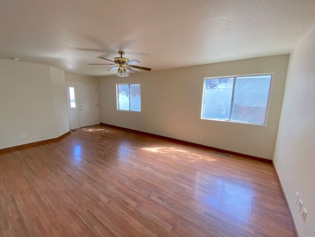 Building Photo - Sparks Two-story House - 4 Bedrooms (Reed ...