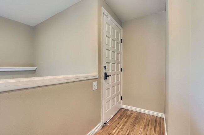 Building Photo - 1050 S Monaco Pkwy