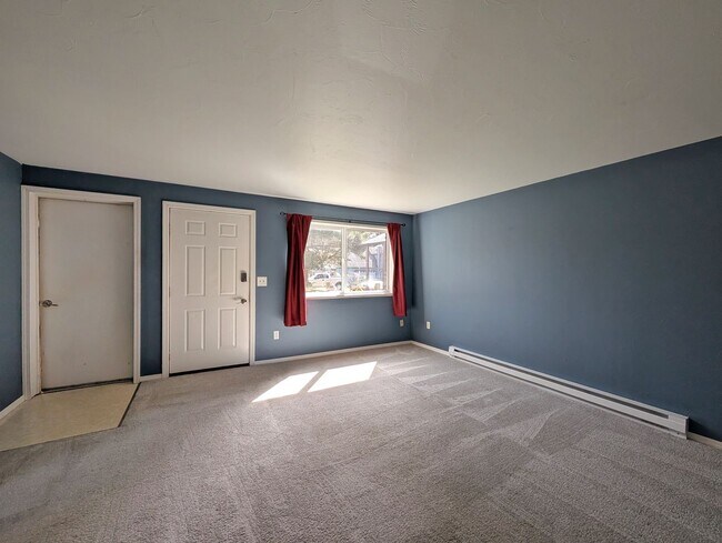Foto del edificio - Valley Townhome, 3BD/1.5BA, Fully Fenced Y...