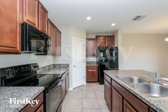 Foto del edificio - 5050 Brickwood Rise Dr