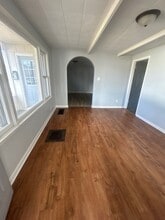 Building Photo - 418 S Jackson St