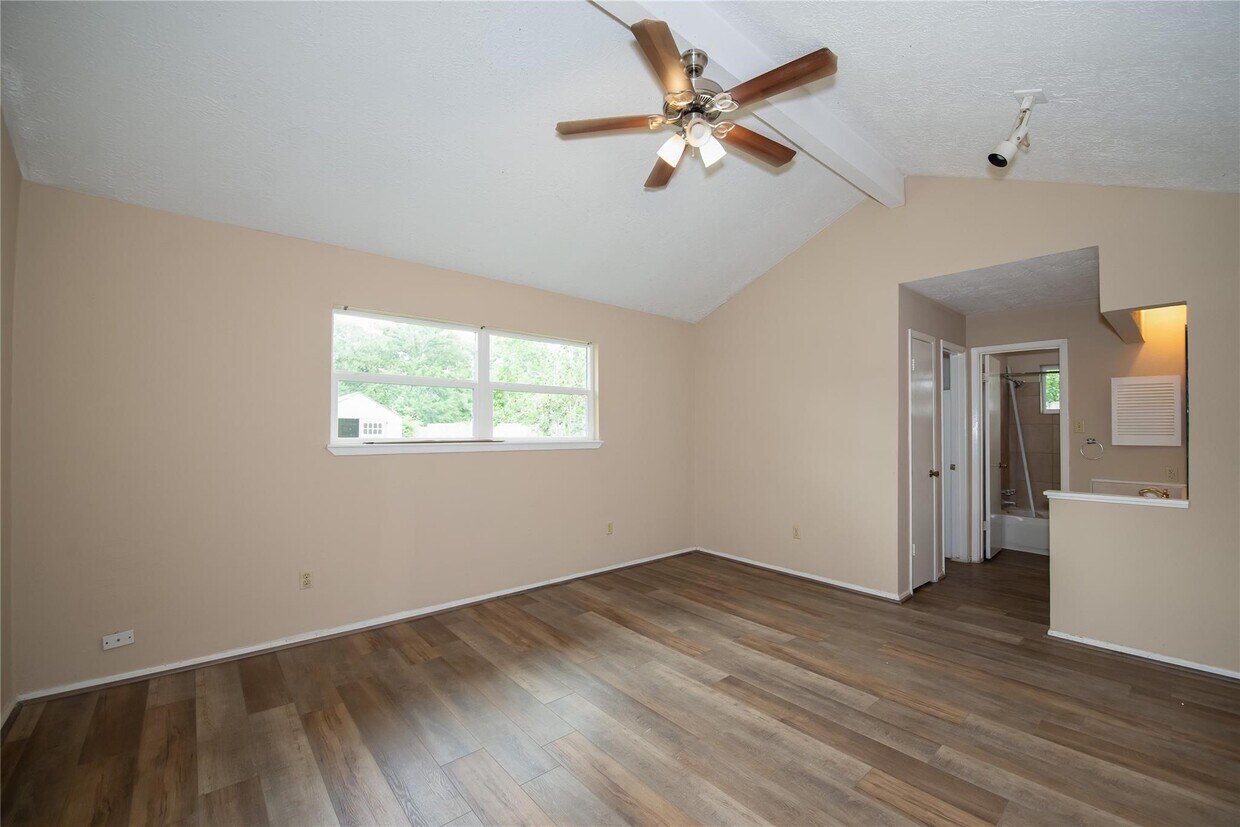 Foto del edificio - 16774 Glen Eagle Dr N