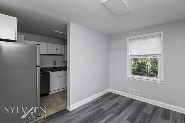 Building Photo - Experience the Lifestyle awaiting you!