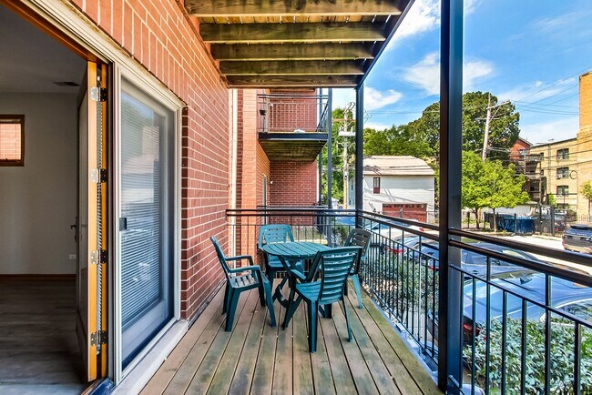 Foto del edificio - Stunning Wicker Park 3 Bed - Available August 1st