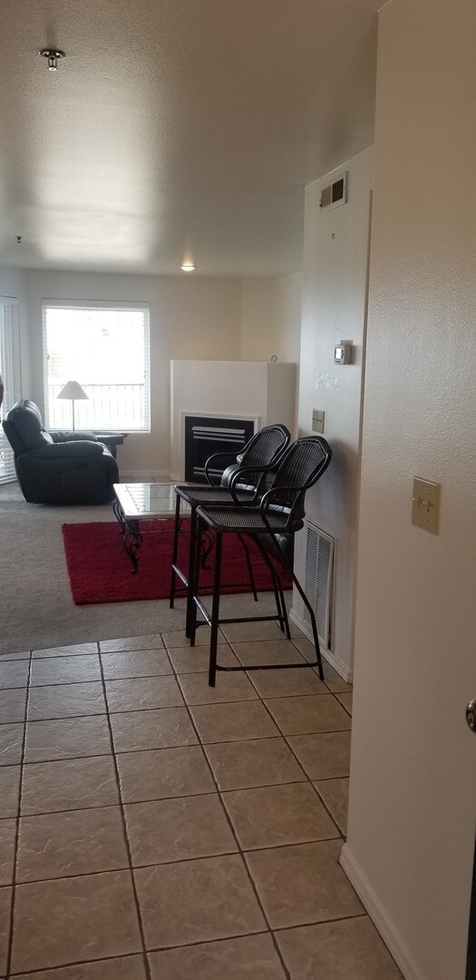 Building Photo - Condo