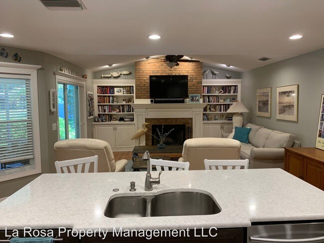 Building Photo - 3 br, 2 bath House - 6834 HAYTER DR