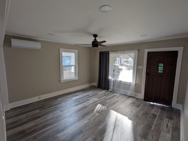 Building Photo - 8176 San Vincente Ave