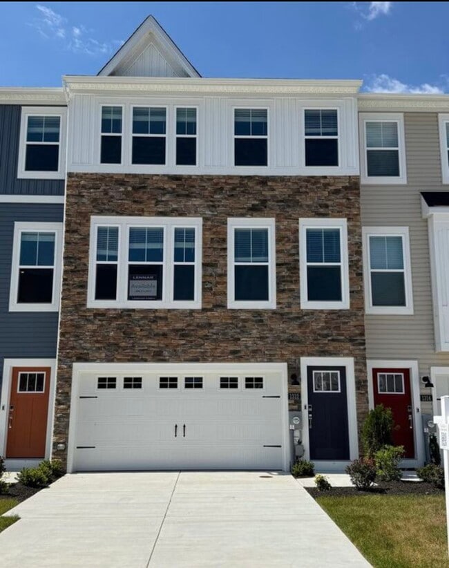 Building Photo - 1312 Lake Lucerne Ln