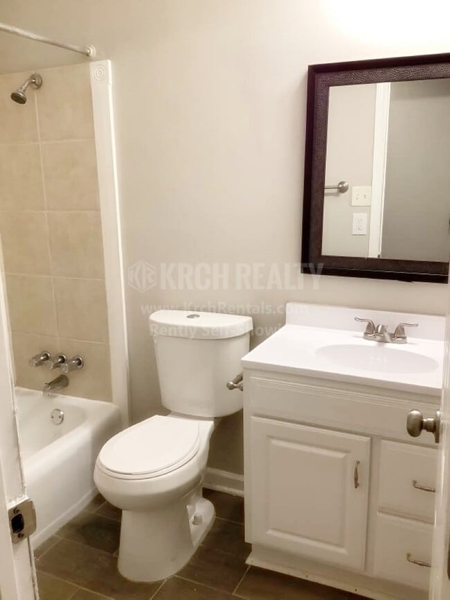 Building Photo - Beautiful 4 bedroom, 2.5 bathroom home!!