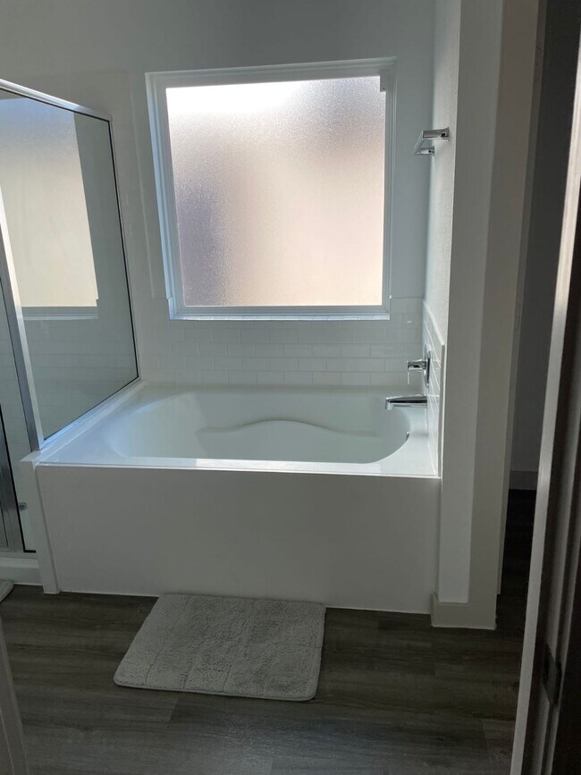 Foto del edificio - 7827 Elm Birch Ln