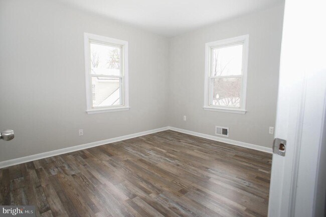 Building Photo - 6353 Euclid Ave
