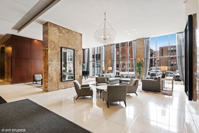 Foto del edificio - 655 W Irving Park Rd