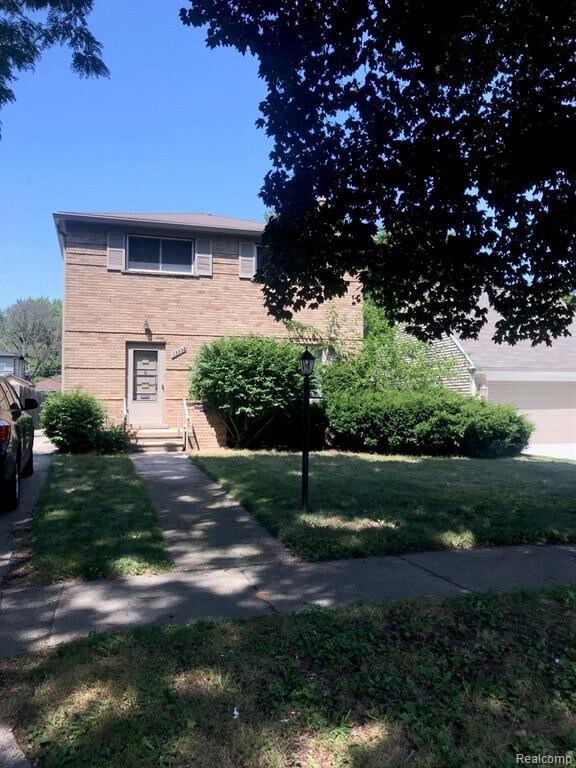 Building Photo - 13332 Vernon Ave