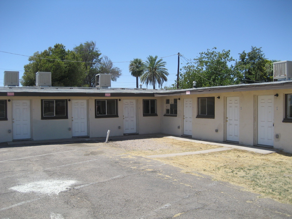 Primary Photo - 1812 N 35th Ave