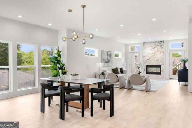 Foto del edificio - 24 Hutchinson St NE