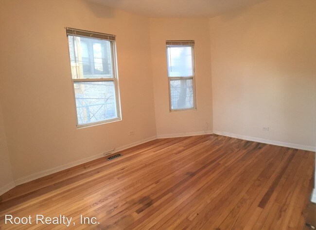 Building Photo - 4635 N Damen Ave