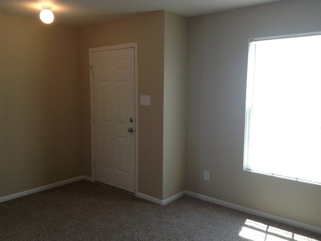 Building Photo - 3287 Underwood Dr