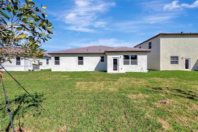 Foto del edificio - 2948 SE 23rd Ave