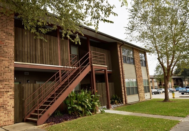 Building Photo - Silver Creek Apartments