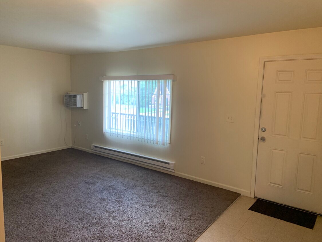 Building Photo - 9161 Schaefer Hwy